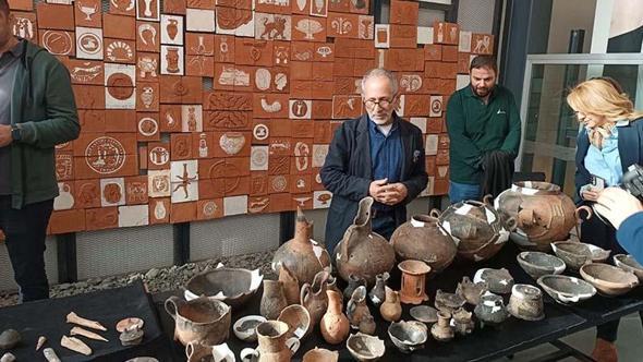 Yassıtepe ve Yeşilova höyüklerindeki buluntular sergilendi