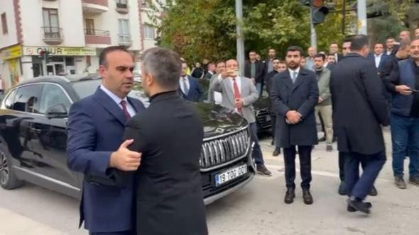 Bakan Kacır, Çorum'da taziye ziyaretlerinde bulundu