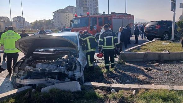 Kayseri'de iki otomobil çarpıştı: 5 yaralı