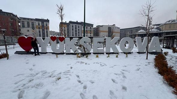 Hakkari’de 13 köy ve 30 mezra yolu kardan kapandı