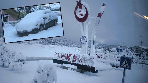 Erzurum ve Kars'ta kar yağışı nedeniyle 66 yerleşim yerinin yolu kapandı