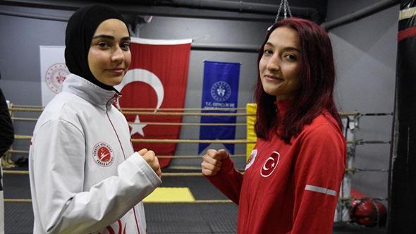 Muay thai ve kick boks sporcusu kız kardeşler, yeni şampiyonluklara hazırlanıyor