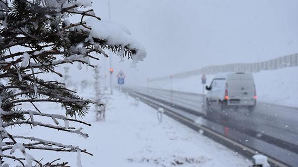 Sivas'ta yüksek kesimlerde kar yağışı