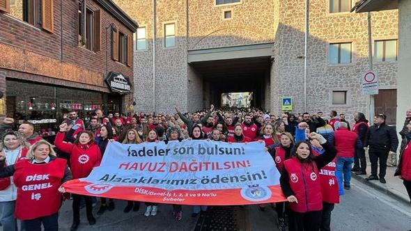 İzmir'de belediye işçilerinin eylemi 4'üncü gününde