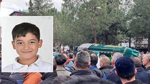 Minibüsün çarptığı 10 yaşındaki Miraç topraÄŸa verildİ