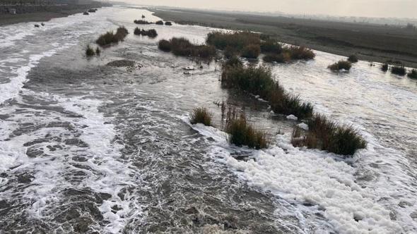 Dicle Nehri’nden ‘köpük’ akıyor