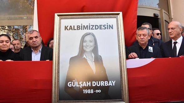 Şehzadeler Belediye Başkanı Gülşah Durbay için belediye önünde tören