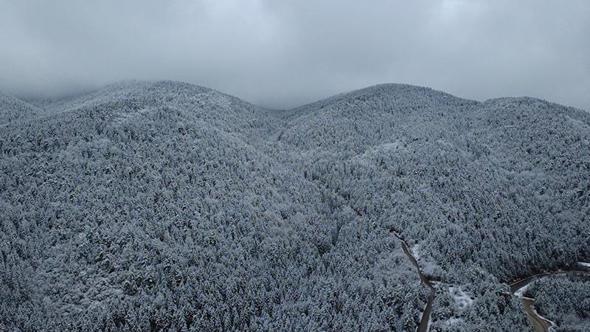 Karabük’ün yüksek kesimlerinde kar yağışı
