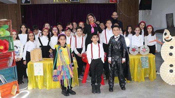 4’üncü sınıf öğrencileri dönüşüme dikkat çekti; pet bardaklar kardan adam, lavabo boruları bisiklet oldu