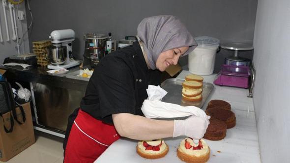 Kursa gidip, çocukluk hayali pastacılığa başladı