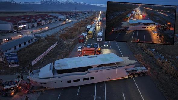 Erzurum'da yat taşıyan TIR kara yolunu kilitledi