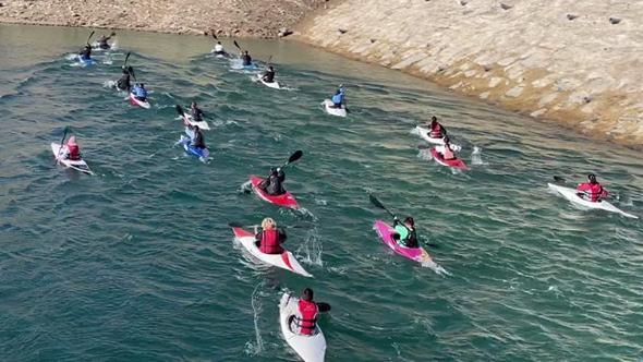 Baraj gölünde rafting; adrenalin parkurundan denge arenasına
