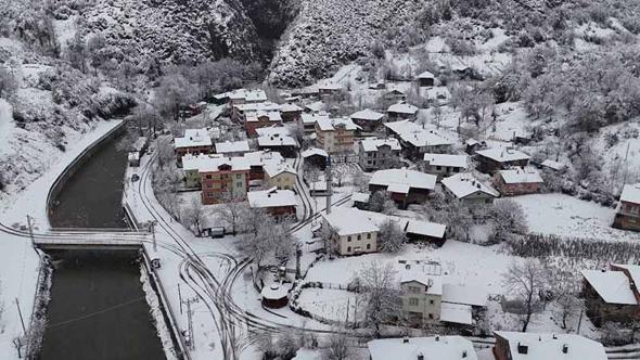 Bartın'da zirvede kar manzarası