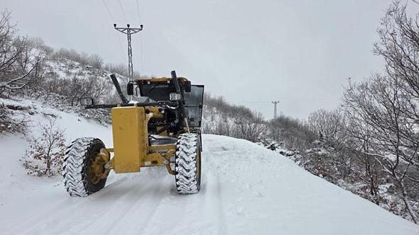 Elazığ’da kapanan köy yolları yeniden ulaşıma açıldı