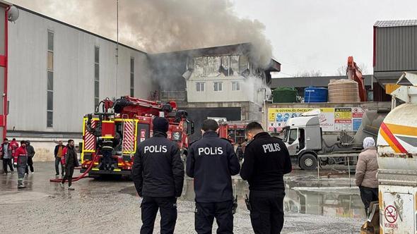 Beton santralinde çıkan yangında 2 işçi dumandan etkilendi