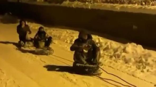 Muş’ta gençler ve çocuklar karın keyfini çıkardı