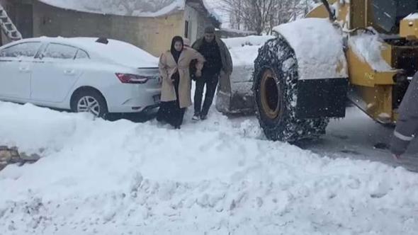 Batman'da 507 yerleşim yerinin yolu kardan kapandı