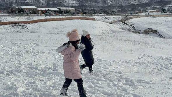 Yalova'nın yüksek kesimlerine kar yağdı
