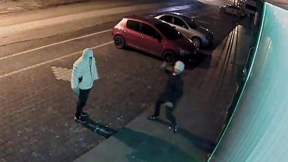 Kız kardeşlerin iş yerine saldıran şüphelilerden ‘alacak’ iddiası