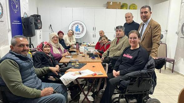 Engelli bireyler takı kursu ile hem sosyalleşiyor hem de gelir elde ediyor