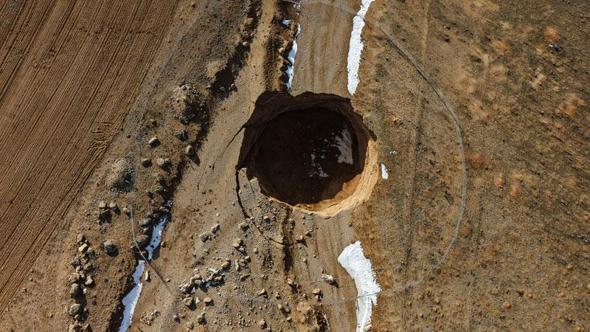 Konya kent merkezine 30 kilometre mesafede obruk oluştu