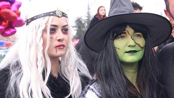 Bin yıllık Balkan geleneği 'Koleda', renkli görüntülerle kutlanıyor