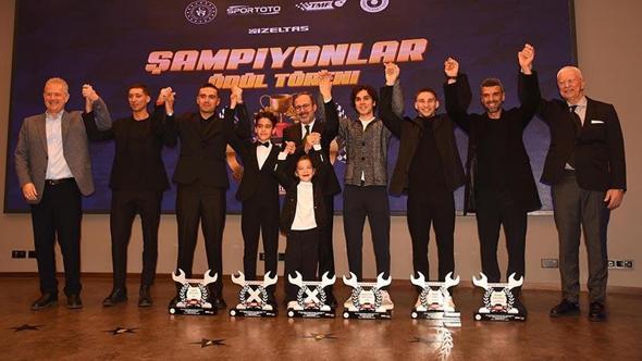 Motosiklet şampiyonları İzmir'de kupalarını aldı