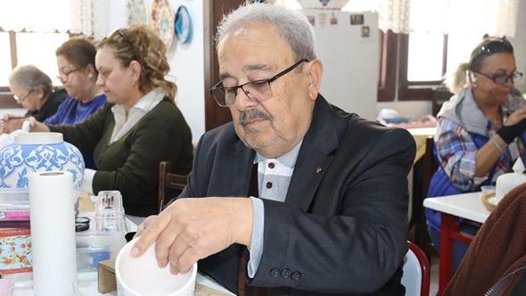 Çini kursunun tek erkek kursiyeri