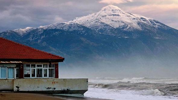 Yağmur sonrası sahilde kartpostallık görüntüler