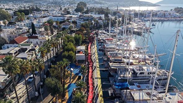 120 metrelik Türk bayrağıyla Sarıkamış şehitleri anıldı