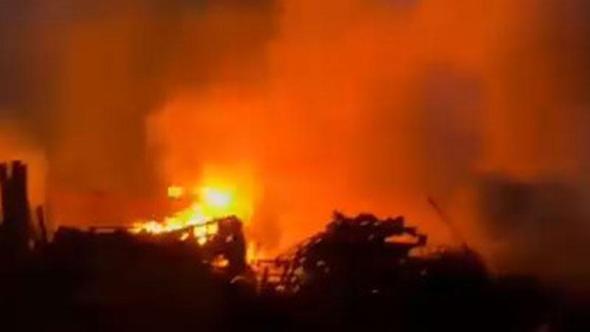 Bursa'da palet fabrikasında yangın