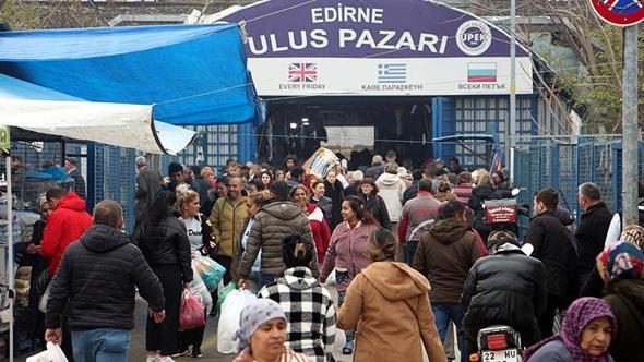 Edirne’de Ulus Pazarı’nın kapatıldığını gören Bulgar turistler, kapısından döndü