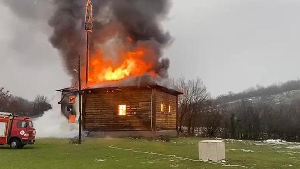 Karabük’te 450 yıllık ahşap cami yandı