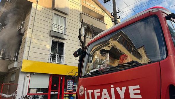 İzmit’te ev yangını; 5 kişi dumandan etkilendi