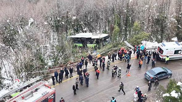 Kocaeli'de belediye otobüsü şarampole devrildi: 12 yaralı