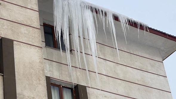 Türkiye'nin en soğuk yeri, eksi 32,7 derece ile Hakkari oldu