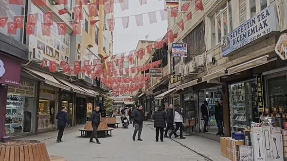 Nusaybin’de, sınır hattında Türk bayrağına saldırıya esnaftan tepki