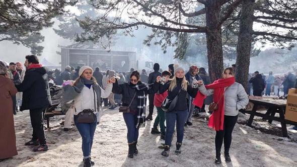 Kütahya’da öğrenciler yararına sucuk festivali