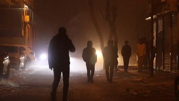 Diyarbakır’da yoğun sis; görüş mesafesi 10 metreye düştü, uçuşlar iptal edildi