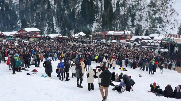 Karadeniz’de kış turizmi atağı; Uzungöl ve Ayder’deki festivallere 230 bin kişi katıldı