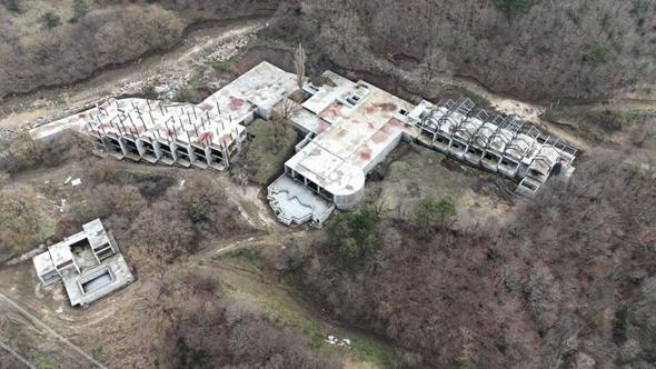 78 kişinin öldüğü otelin sahibinin, yangın öncesi inşasına başladığı otelde ruhsata aykırı yapı