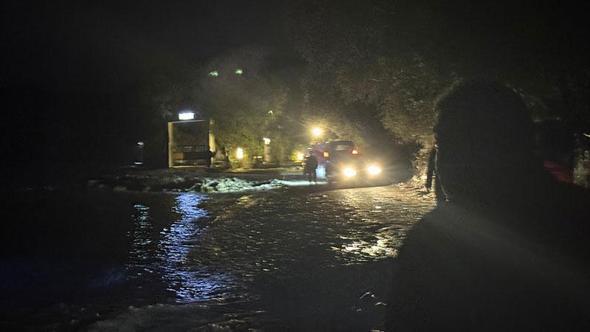 Muğla’da taşan derede mahsur kalan kişi, kurtarıldı