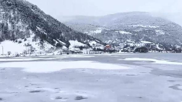 Buz tutan Çubuk Gölü, dronla görüntülendi