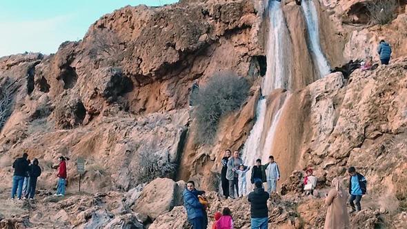 Mardin'de 'bereketin müjdeleyicisi' GAP Şelalesi, 2 yıl aradan sonra akmaya başladı