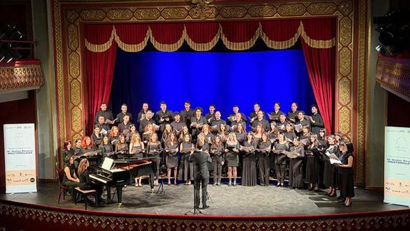 Devlet Çoksesli Korosu'nun koro şeflerine yönelik eğitimi tamalandı