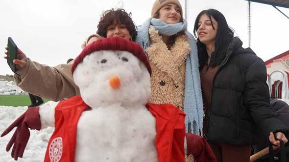 Şırnak’ta 'Aileler Arası Ödüllü Kardan Adam Şenliği'