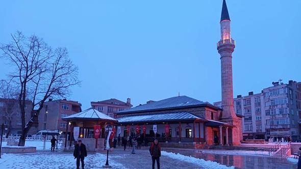 Edirne’de 5 asırlık Muradiye Camisi, Berat Kandili'nde yeniden ibadete açıldı