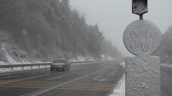 Bolu Dağı'nda kar ve sis