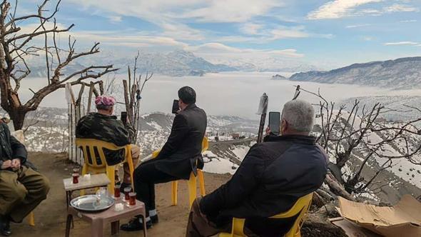 Hakkari’de sis etkili oldu