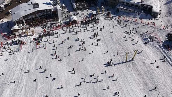 Sömestirde Uludağ’a tatilci akını; Milli Park gişelerinden 15 günde 47 bin araç geçiş yaptı